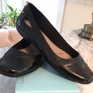 ⭐️NEW NEVER WORN⭐️ Life Stride black flats